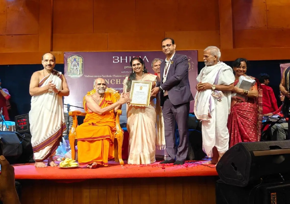 Udupi singer Sangeetha Balachandra sets world record with 25-hour marathon - News Karnataka