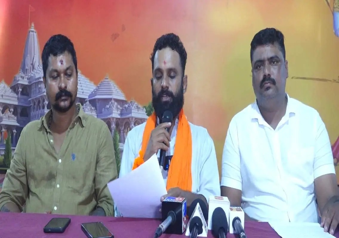 VHP, Bajrang Dal announce Puttur Chalo protest over Xerox shop incident: WATCH - News Karnataka