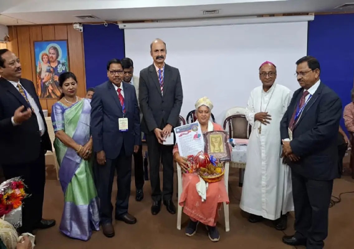 Veronica Cornelio receives AICU centenary award for social service - News Karnataka