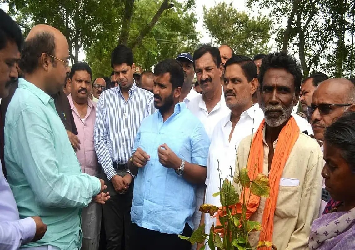 Yathindra orders crop damage survey amid rain deficit in Mysuru - News Karnataka