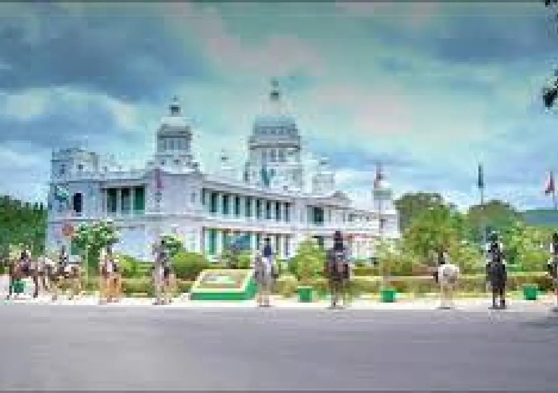 Young Mysuru riders explore heritage on a 26-km horseback journey - News Karnataka