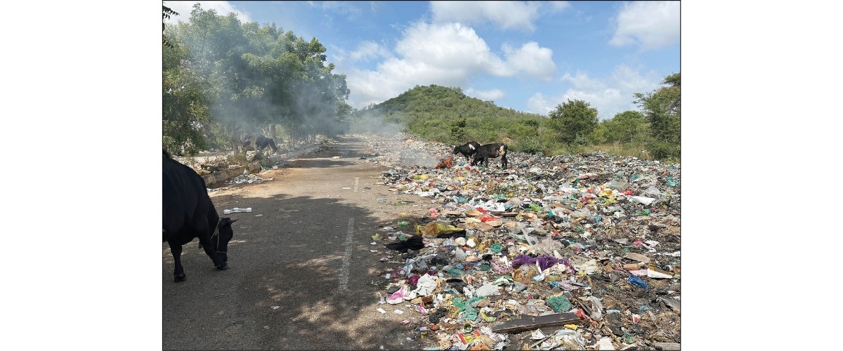 MDA, MCC begin clearing garbage near Chamundi Hill - News Karnataka
