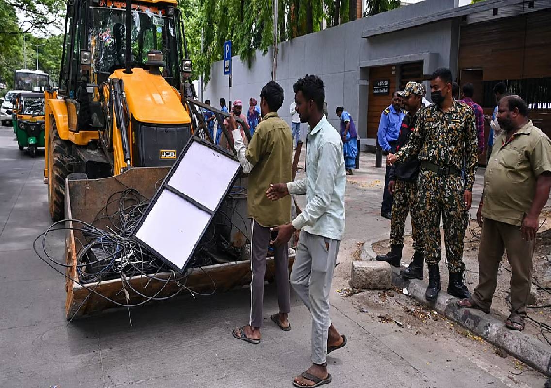 Bengaluru vendors, pourakarmikas seek labour rights - News Karnataka