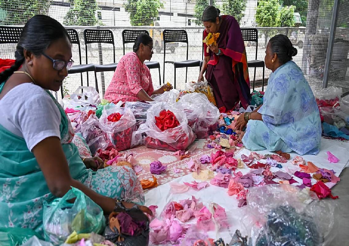 Bengaluru Lab Turns Textile Waste Into New Clothes - News Karnataka