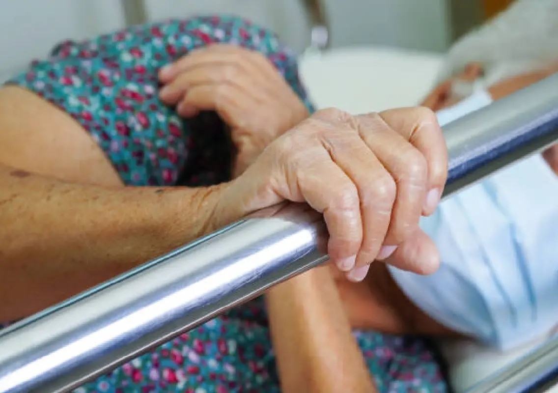 Brahmavar: Elderly woman allegedly abandoned by son, rescued - News Karnataka