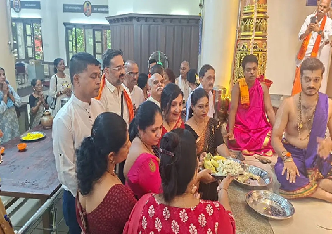 Christian delegation visits Sanghaniketan for Ganeshotsav greetings - News Karnataka