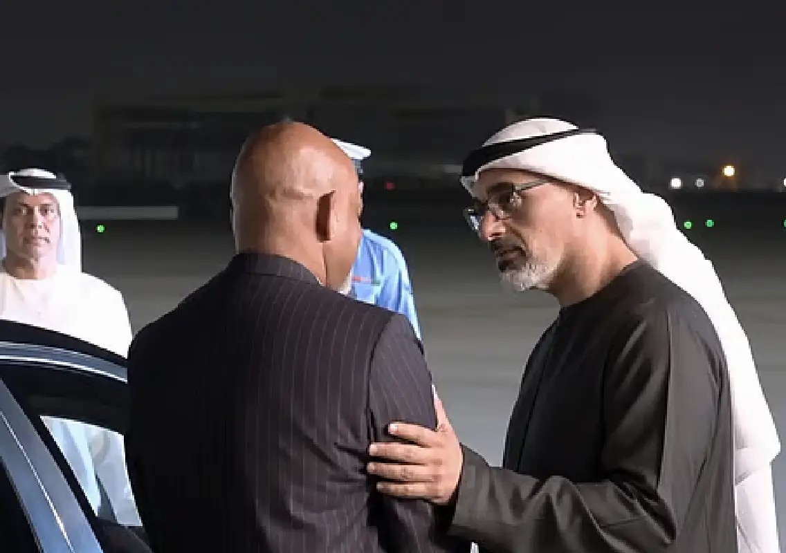 Crown Prince wins hearts with a simple gesture for his driver - News Karnataka