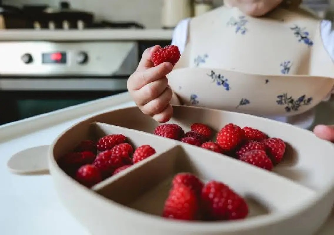 Doctors urge parents to give children more fruit, not less - News Karnataka