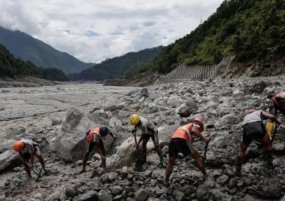 Engineers turn WhatsApp group into lifeline for Nepal tunnel rescue - News Karnataka