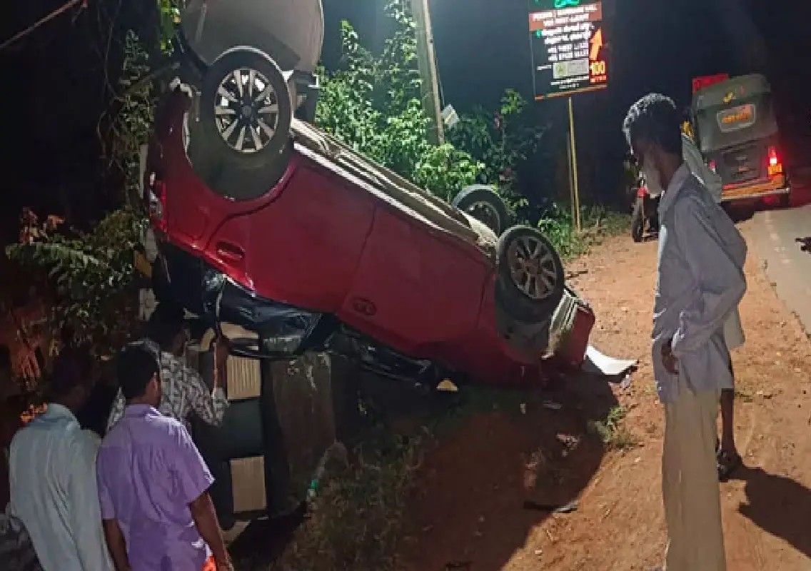 Family of four escapes major injury as car overturns in Dharmasthala - News Karnataka