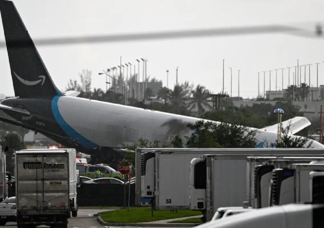 Five killed as Amazon cargo plane crashes at Miami airport - News Karnataka