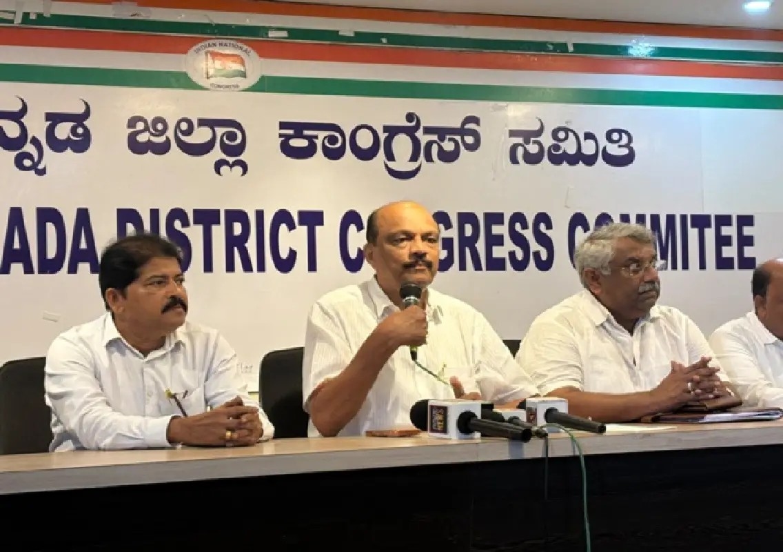 Harish Kumar bids farewell as DK Congress chief, backs Poojary - News Karnataka