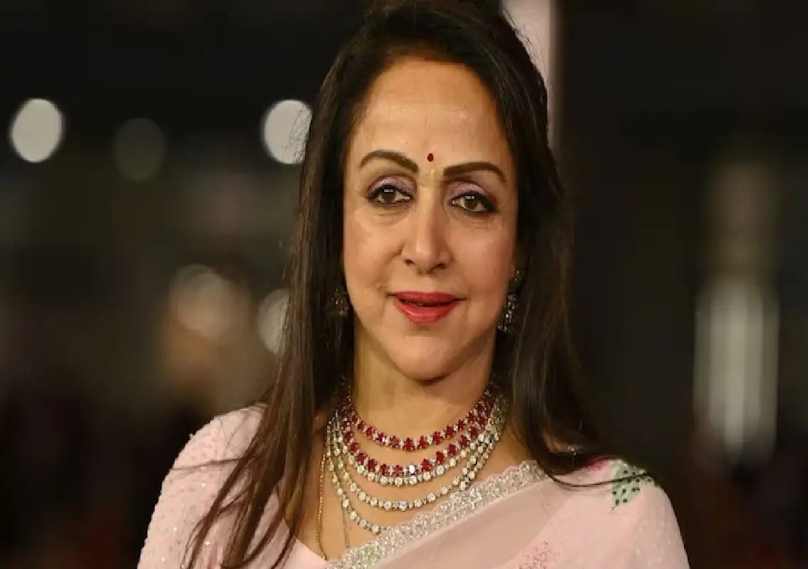 Hema Malini shares ‘Radha Raas Bihari’ clip on Janmashtami: WATCH - News Karnataka