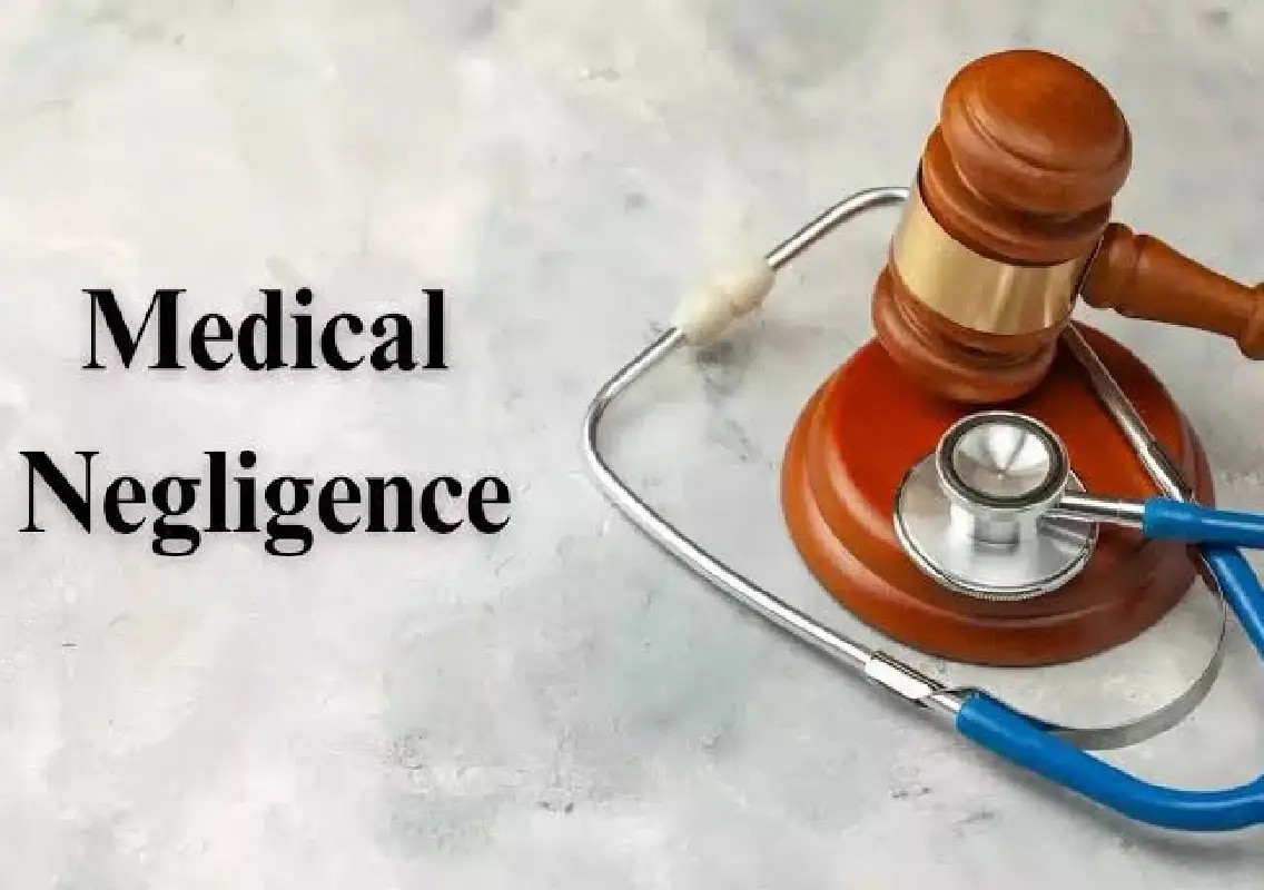 Infant loses arm after alleged medical negligence in Karachi - News Karnataka