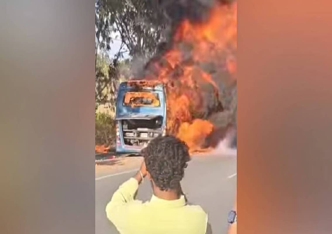 KSRTC EV bus catches fire near Mysuru, 16 safe - News Karnataka