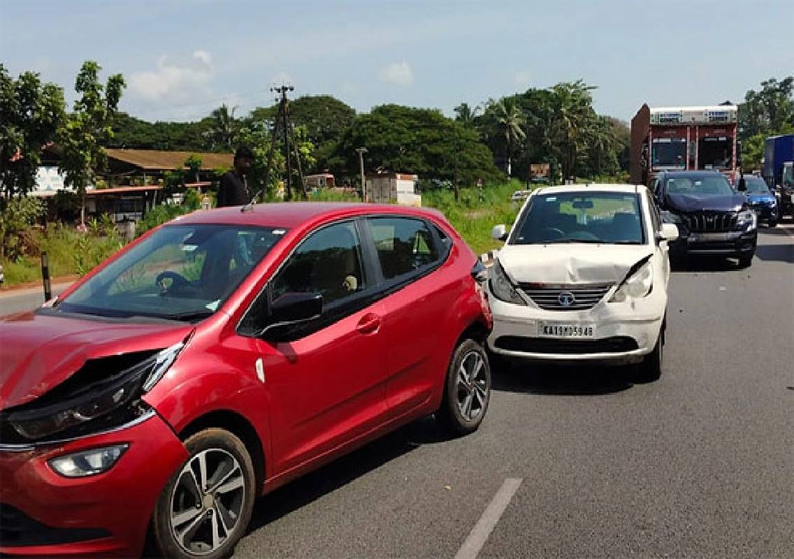 Four Cars Damaged in Katapady Accident on NH 66 - News Karnataka