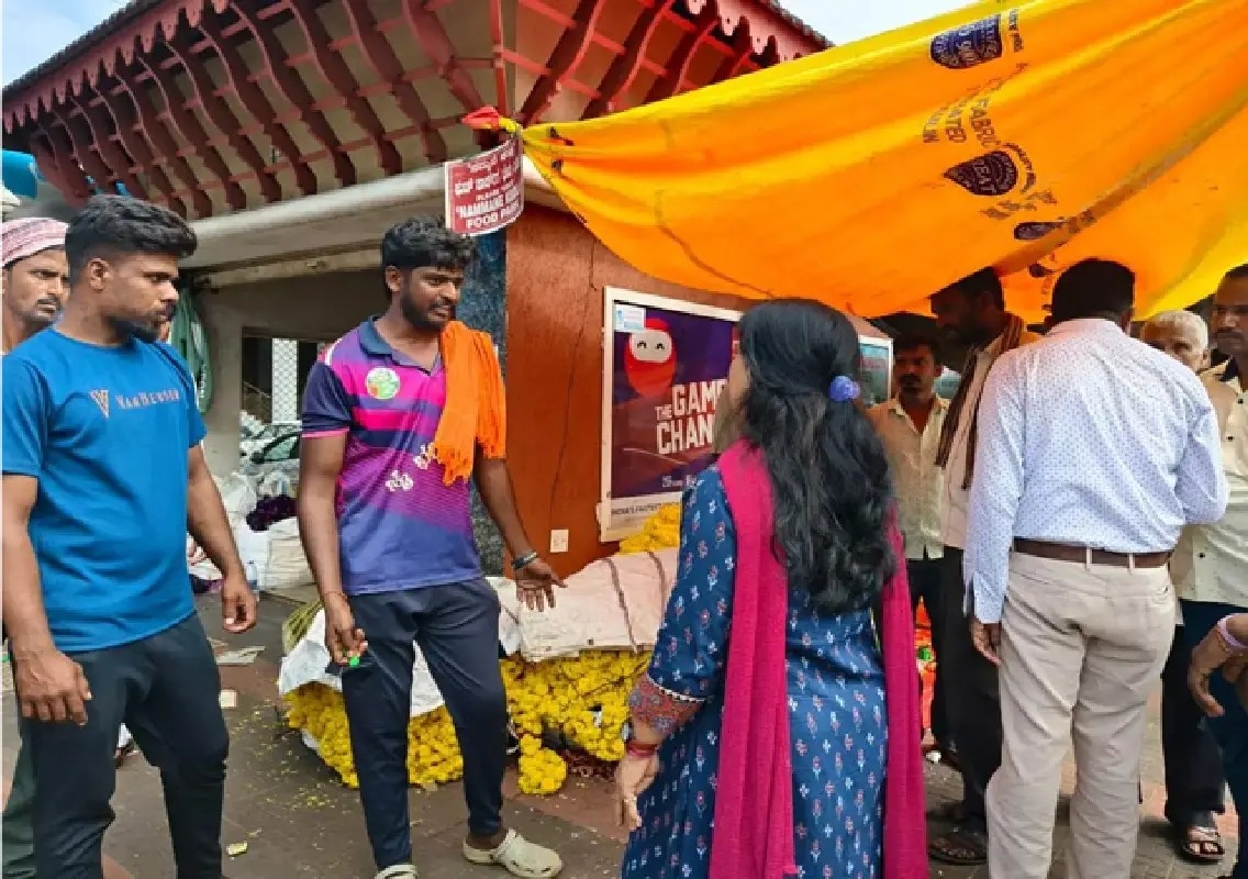 Mangaluru flower vendors face eviction ahead of Janmashtami - News Karnataka