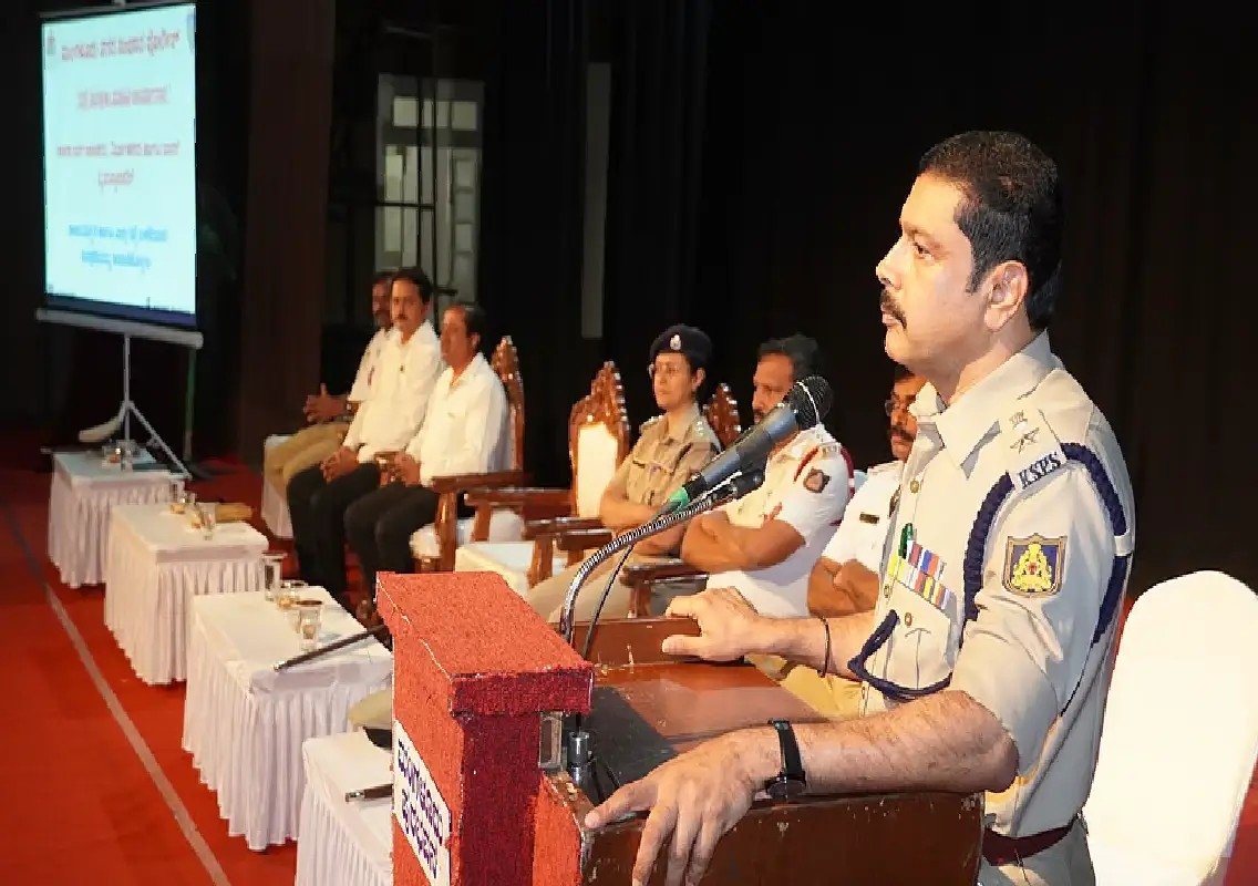 Mangaluru traffic police hold school bus safety programme - News Karnataka
