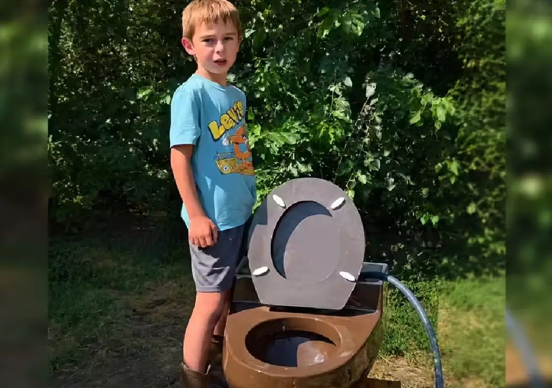 Meet ‘The Toilet Kid’, the 9-year-old testing toilets in his backyard - News Karnataka