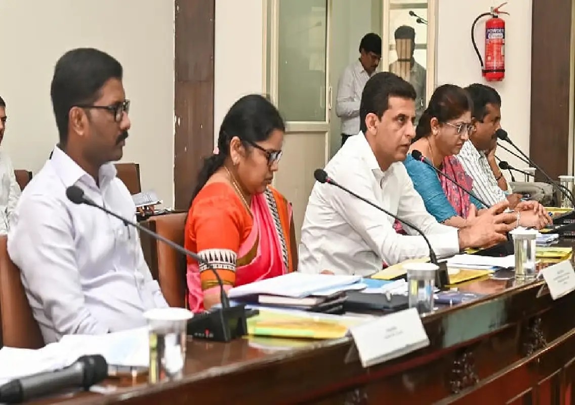 Minister warns sugar hoarders of stern action, orders faster e-KYC - News Karnataka