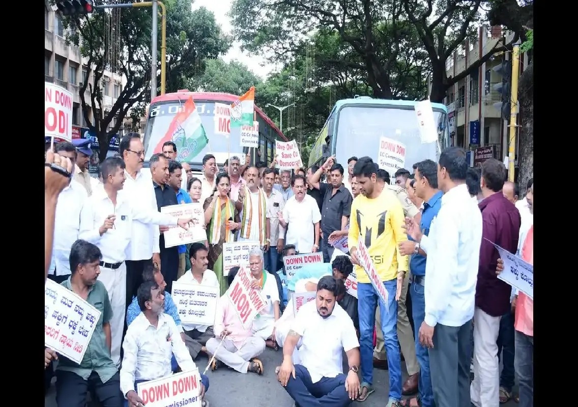 Mysuru Congress workers seek CEC Gyanesh Kumar’s resignation - News Karnataka