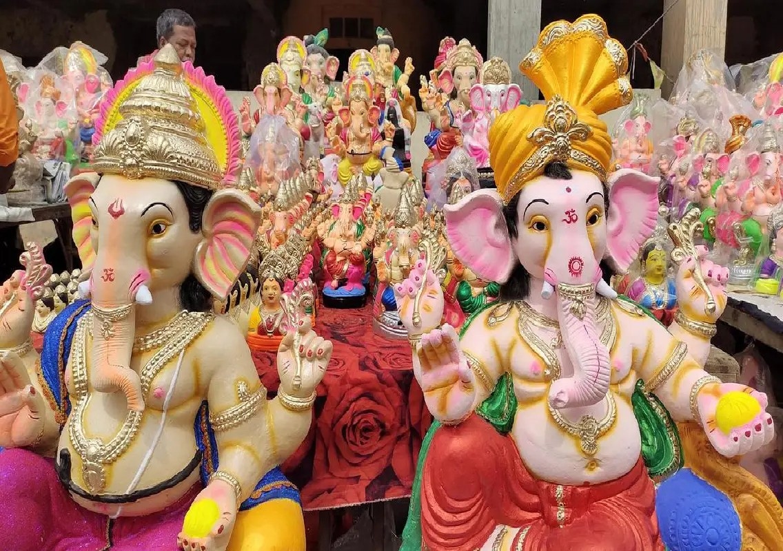 Mysuru bans PoP Ganesha idols, chemical colours ahead of festival - News Karnataka