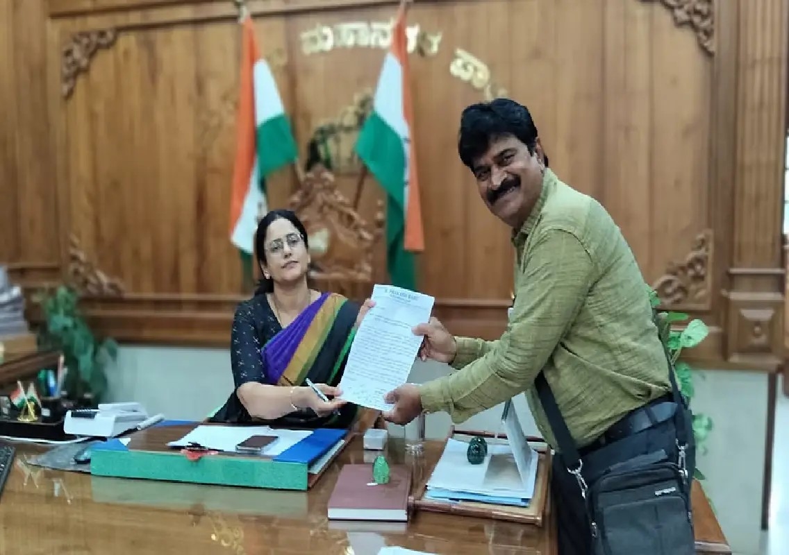 Mysuru civic body assures restoration of historic Wadiyar-era gate - News Karnataka