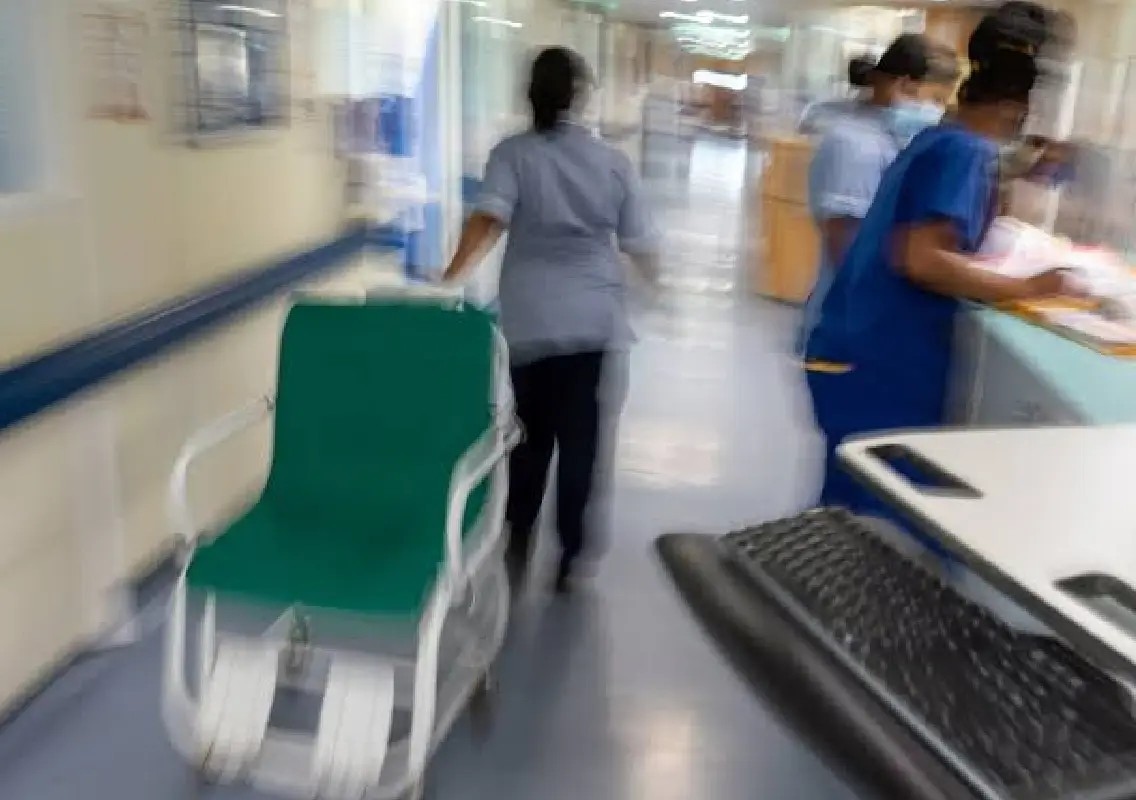 NHS wards struggle as extreme heat puts patients at risk - News Karnataka