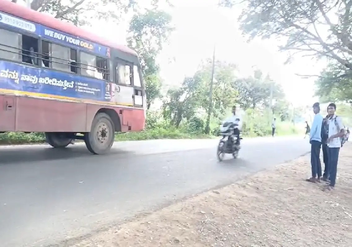 Nanjangud PU students seek permanent bus stop near college - News Karnataka