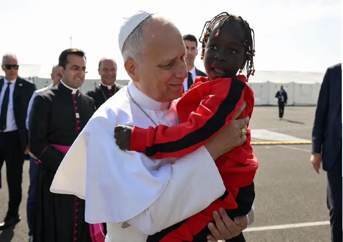 Pope Leo calls for greater protection of migrant children - News Karnataka
