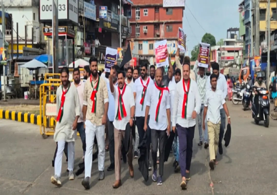 SDPI stages black flag protest in Mangaluru, leaders detained: WATCH - News Karnataka