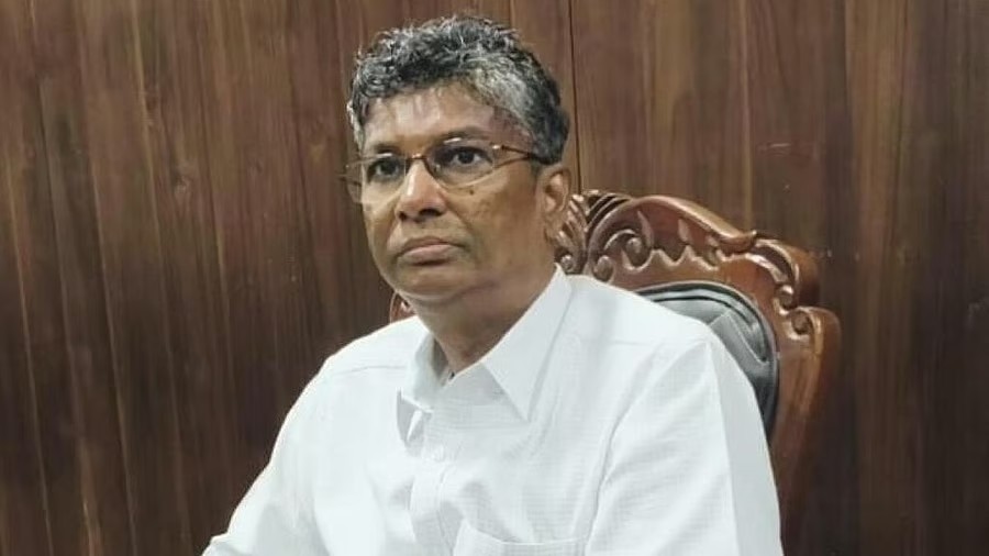 Sathish Jarkiholi calls ED raid ‘completely political’ - News Karnataka