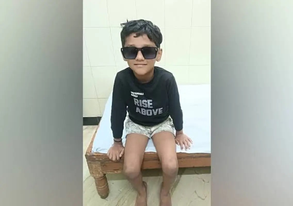 Seven-year-old dies after towel tightens around neck while playing - News Karnataka