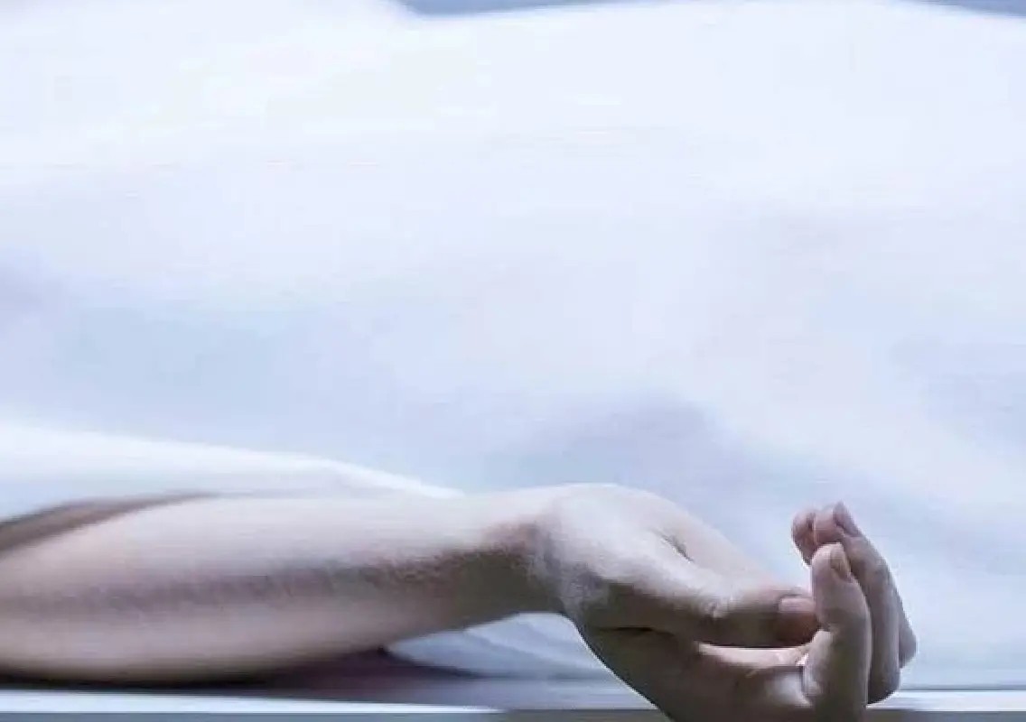 Sleepy woman mistaken for a corpse in bizarre roadside incident - News Karnataka