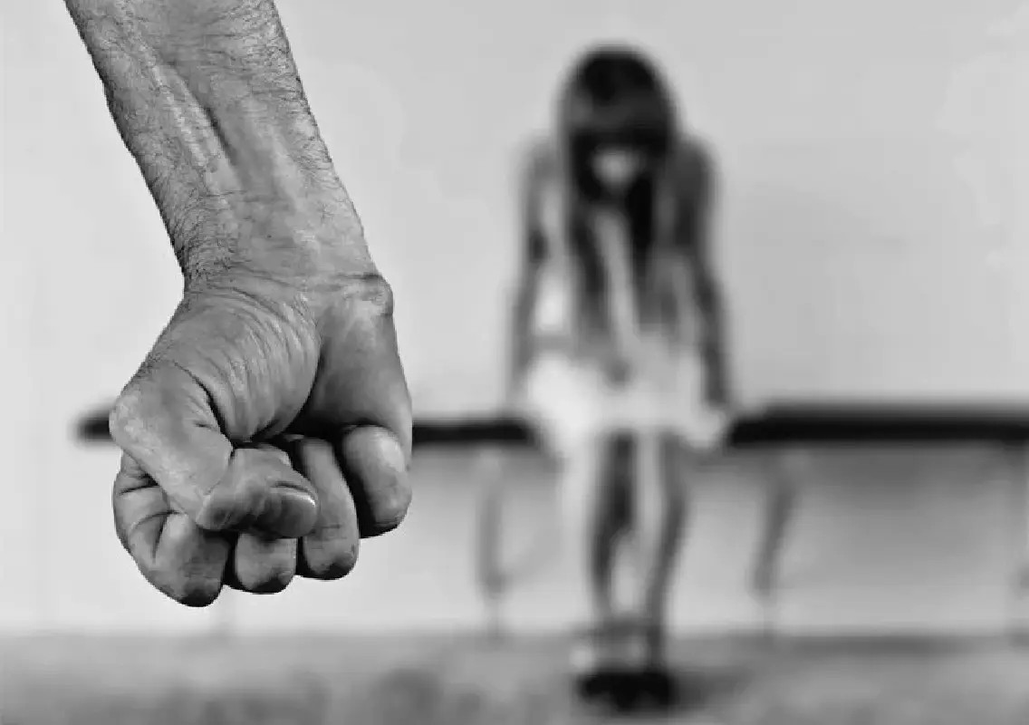 A shocking case unfolds as UK man faces trial over wife’s abuse - News Karnataka