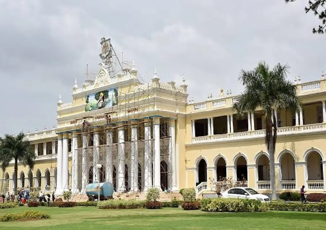 UoM Syndicate member seeks probe into alleged Rs 150-crore tender scam - News Karnataka