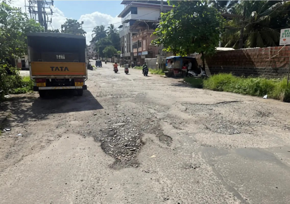 Valencia-Gorigudda road remains battered, residents seek permanent repairs - News Karnataka