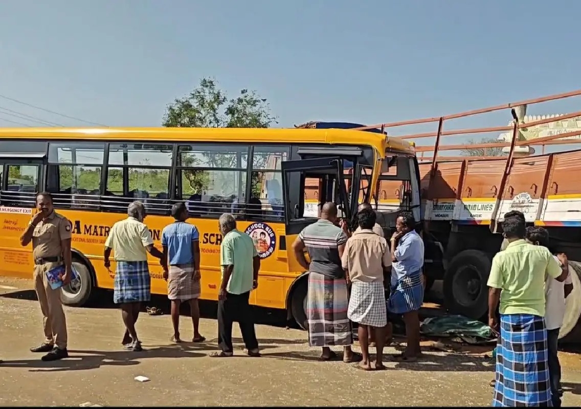 Van driver killed, nine schoolchildren injured in road accident - News Karnataka
