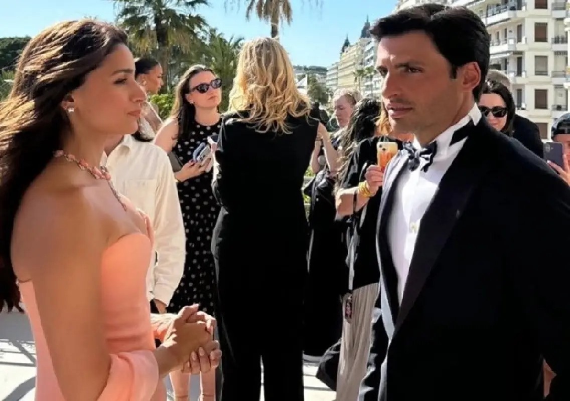 Alia Bhatt reunites with F1 star Carlos Sainz for L’Oréal ad: WATCH - News Karnataka