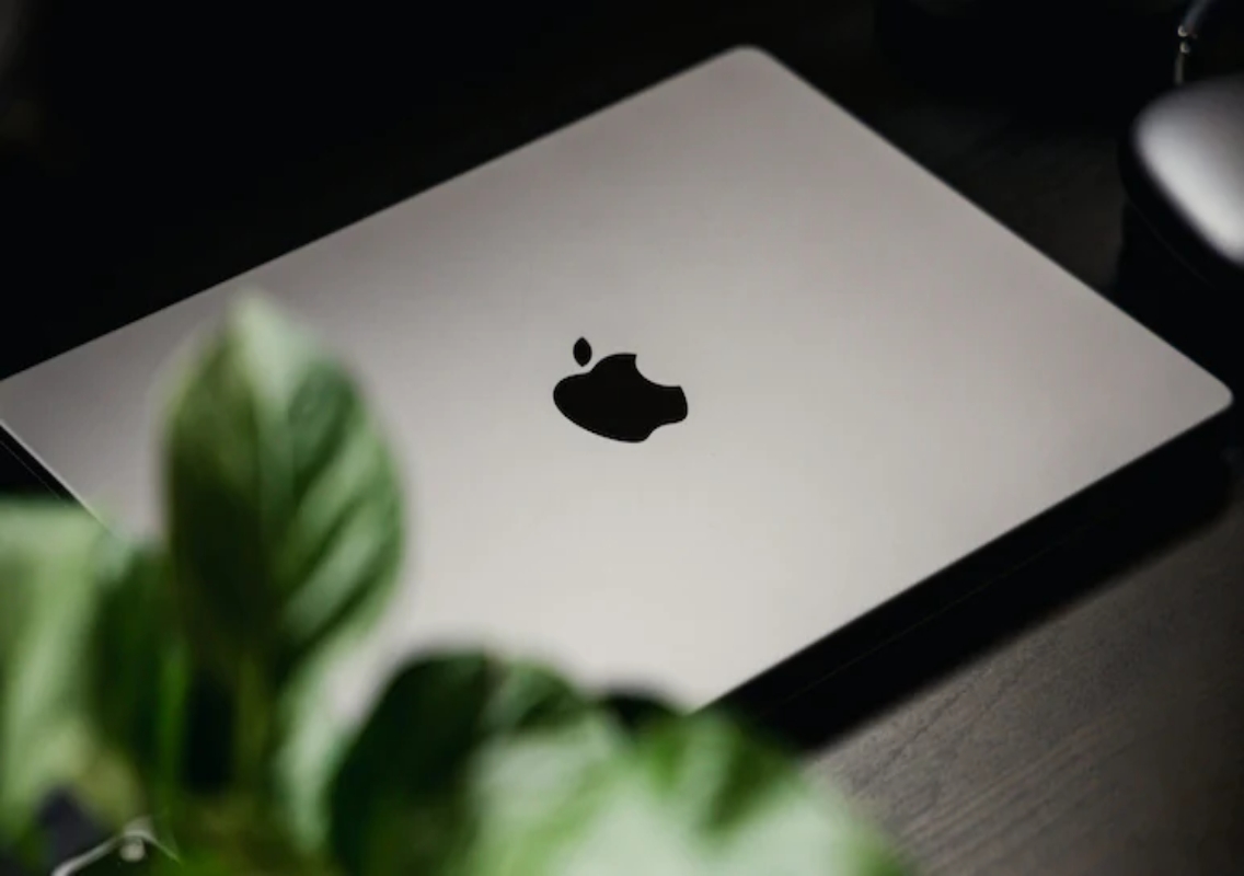 Apple India Revenue Crosses ₹1 Lakh Crore in FY26 - News Karnataka