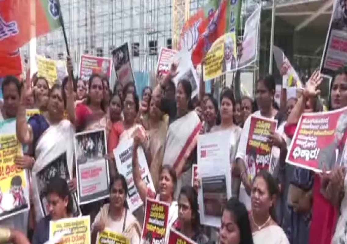 BJP women workers protest in Bengaluru, seek MP Akoijam’s resignation - News Karnataka