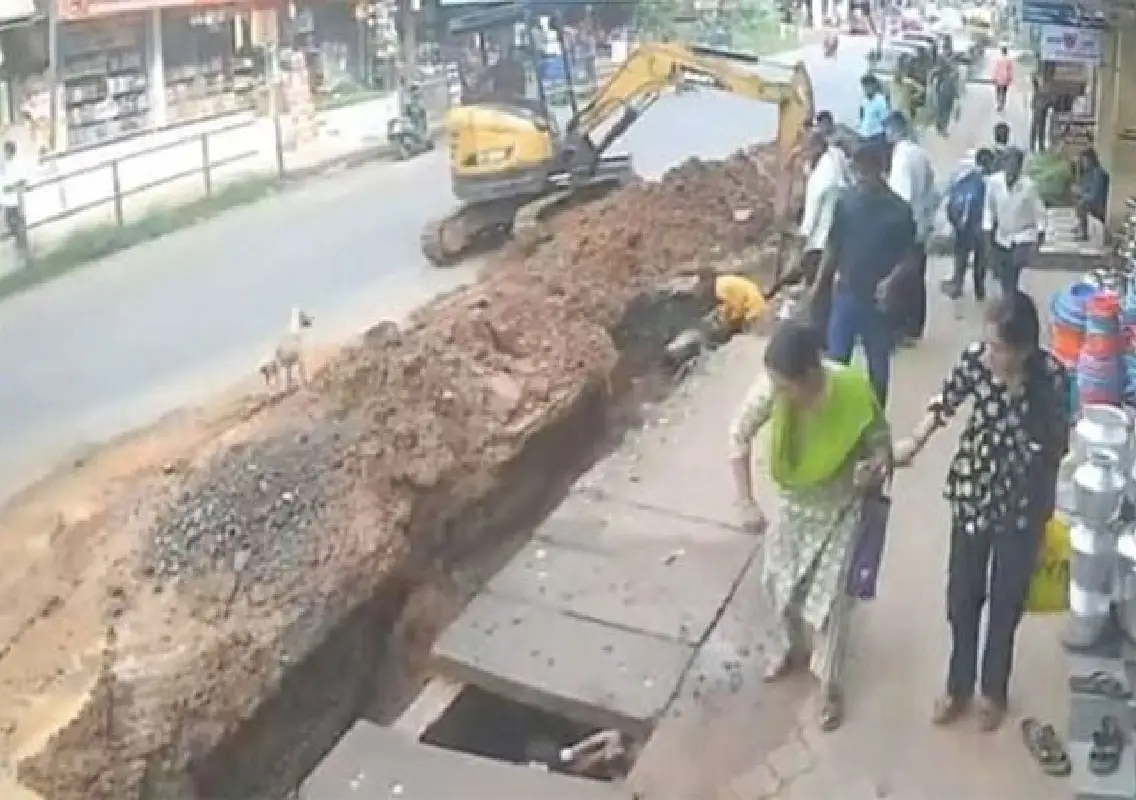 Child escapes unhurt after falling into open drain at Sullia: WATCH - News Karnataka