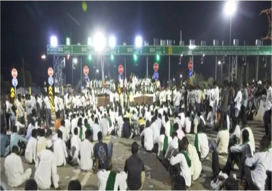 Karnataka Farmers Demand ₹5,500 Per Tonne for Sugarcane - News Karnataka