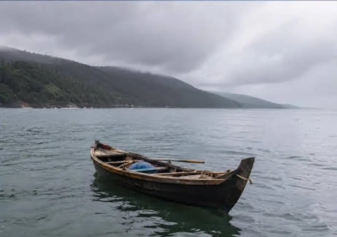 Fisherman goes missing after falling overboard off Malpe coast - News Karnataka