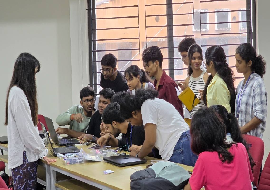 St Aloysius and Sophia University team up for robotics workshop - News Karnataka