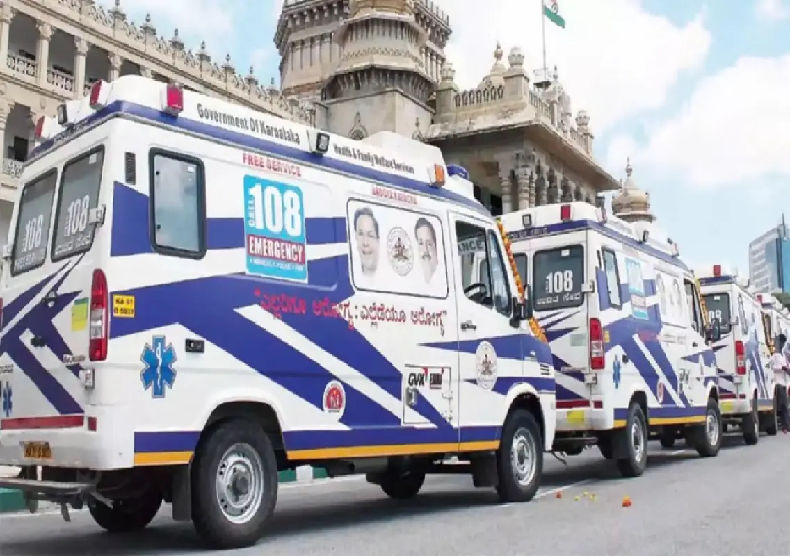 Karnataka 108 ambulance employees call off proposed strike after talks - News Karnataka