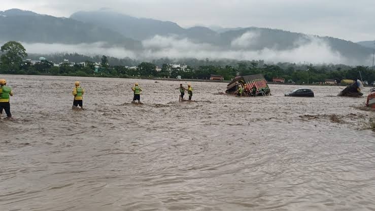 Kerala rain alert: Red warning in five districts - News Karnataka