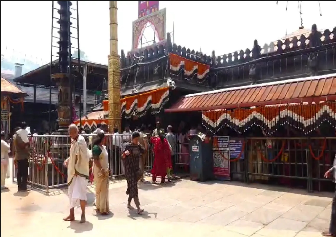 Kollur Mookambika Temple celebrates Navaratri with special rituals - News Karnataka