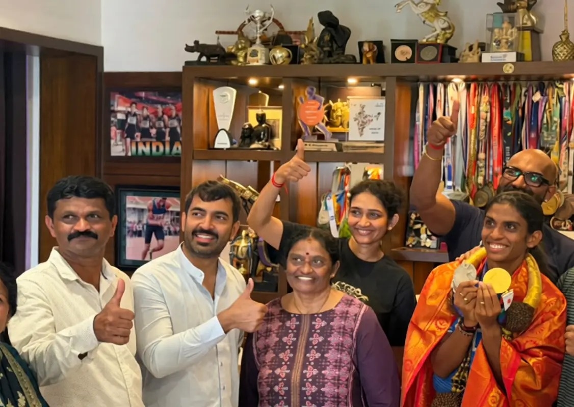 Madikeri MLA felicitates athlete M R Poovamma in Mangaluru - News Karnataka