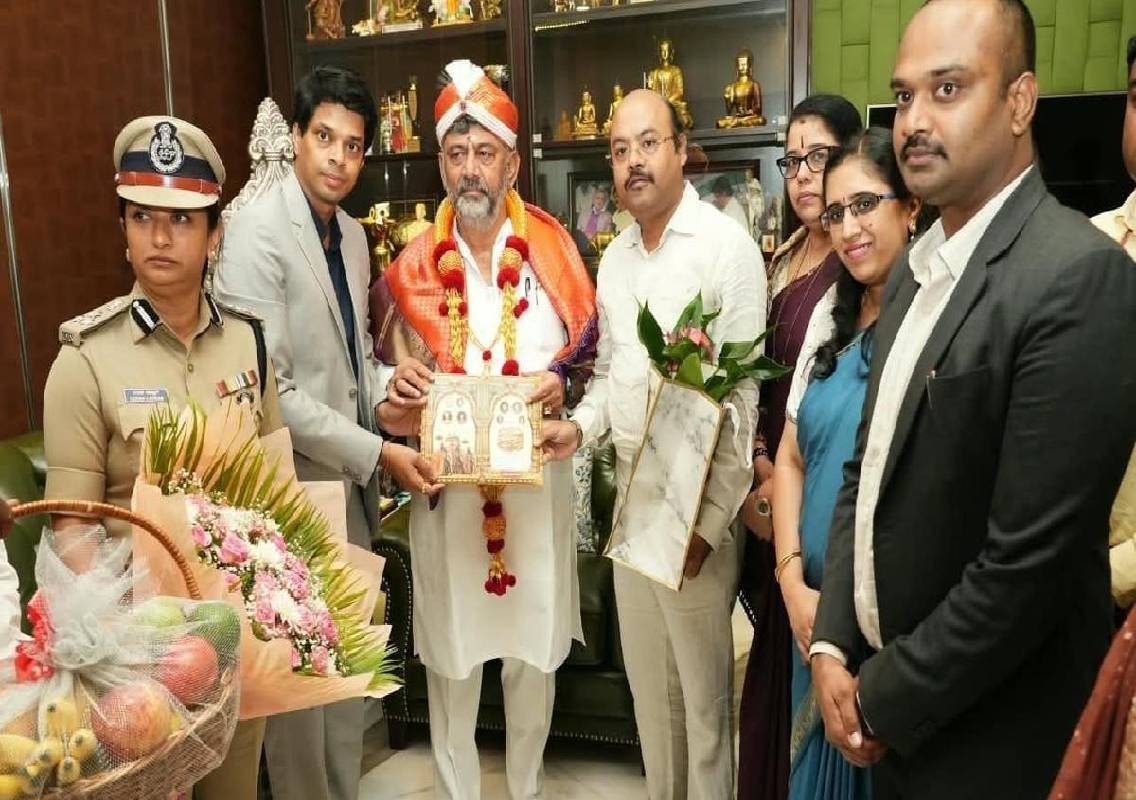 Yathindra invites CM, Governor for Mysuru Dasara - News Karnataka